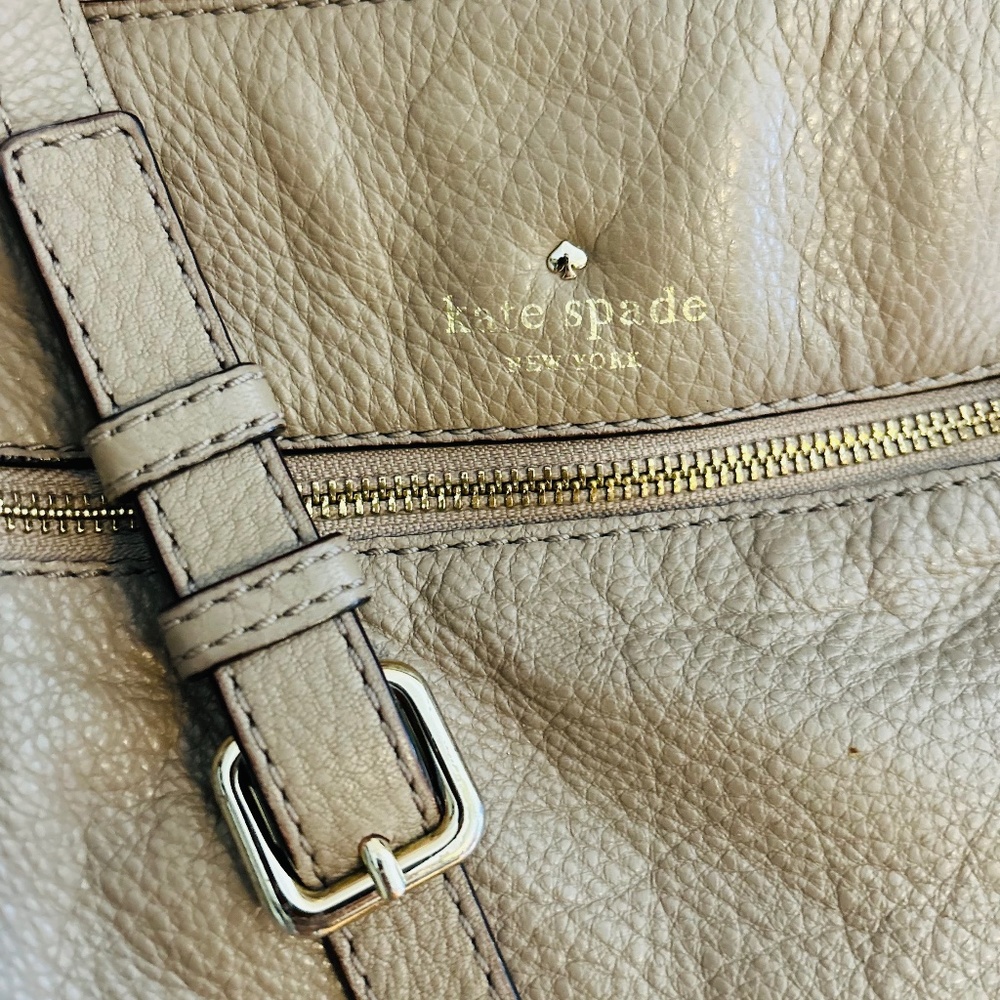 EUC Kate Spade Taupe, Tan, Brown Pebbled Leather Hobo Crossbody - Picture 4 of 11